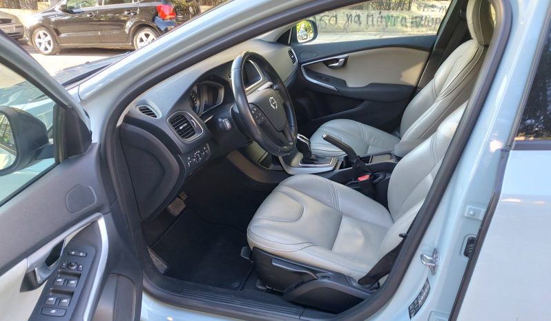 Volvo V40 Cross Country 2018  T3 1.5 AUTO MOMENTUM NAVI CAMERA ECO S/S EURO-6 ΕΛΛΗΝΙΚΟ γεμάτο