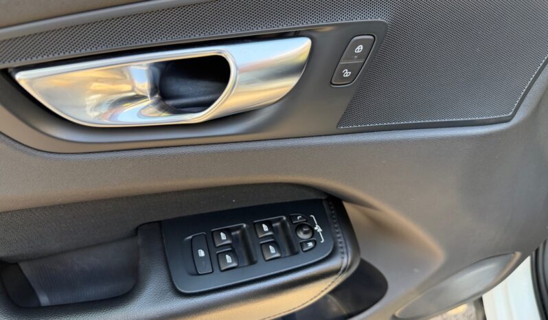 Volvo XC 60 2021  B4 2.0 MHEV HYBRID AUTO AWD INSCRIPTION NAVI CAMERA PANORAMA EURO-6 ΕΛΛΗΝΙΚΟ γεμάτο