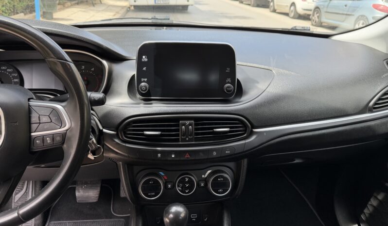 Fiat Tipo 2017  S/W 1.6 BUSINESS MJET-2 AUTO CITY NAVI CAMERA ECO S/S EURO-6 γεμάτο