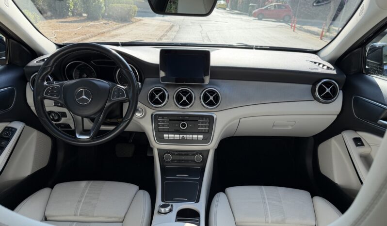 Mercedes-Benz GLA 180 2017  DCI 1.5 URBAN AUTO F-1 CAMERA ECO S/S EURO-6 ΕΛΛΗΝΙΚΟ γεμάτο