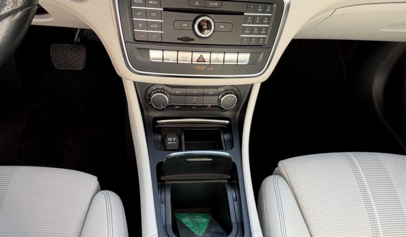 Mercedes-Benz GLA 180 2017  DCI 1.5 URBAN AUTO F-1 CAMERA ECO S/S EURO-6 ΕΛΛΗΝΙΚΟ γεμάτο