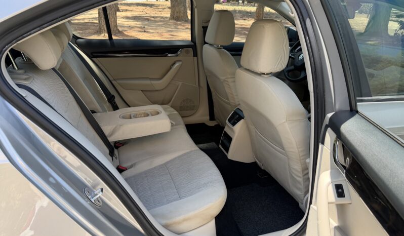 Skoda Octavia 2014  TDI 1.6 ELEGANCE 5D NAVI CAMERA ECO S/S ΕΛΛΗΝΙΚΟ γεμάτο